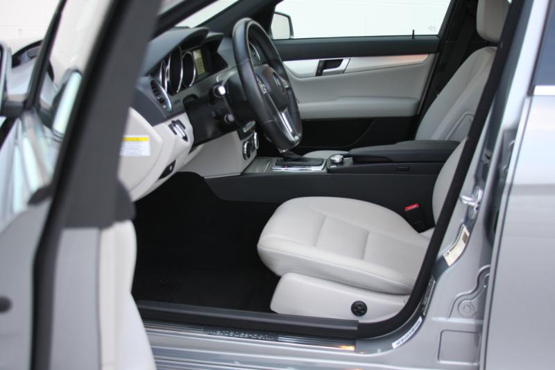 Mercedes-Benz C-Class C300 4MATIC Sport Sedan 2013 Mercedes-Benz C-Class C300 4MATIC Sport Sedan 2013