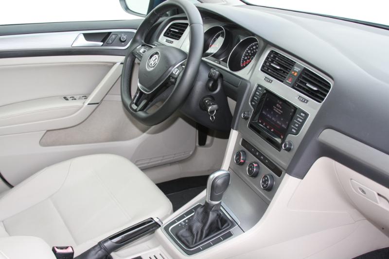 Volkswagen Golf TSI S 6A 2015
