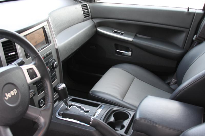 Jeep Grand Cherokee Laredo 4WD 2010