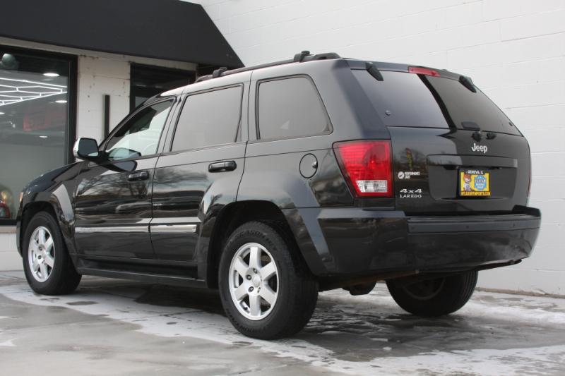 Jeep Grand Cherokee Laredo 4WD 2010