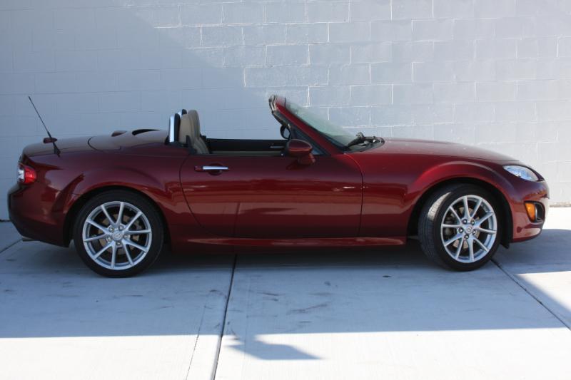 Mazda MX-5 Miata  2010