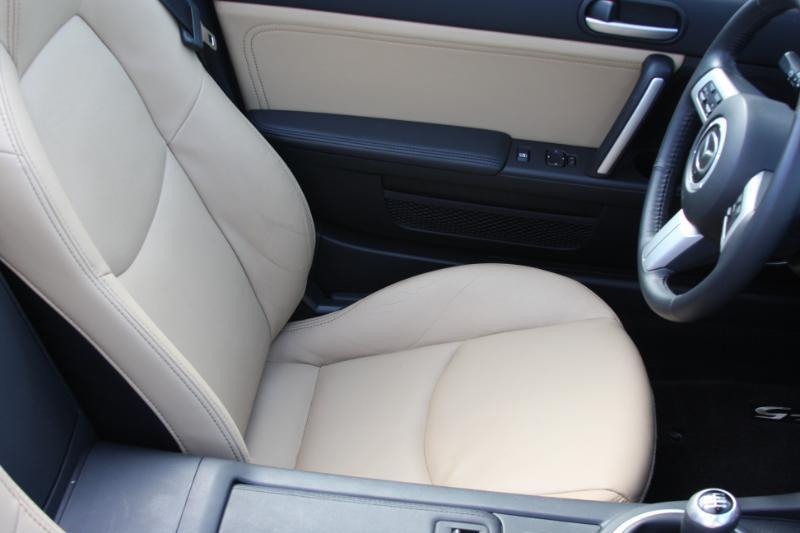 Mazda MX-5 Miata  2010