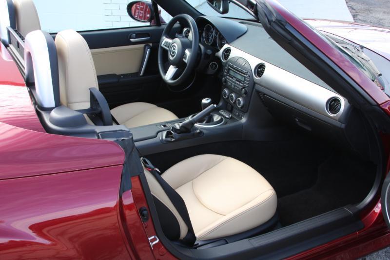 Mazda MX-5 Miata  2010