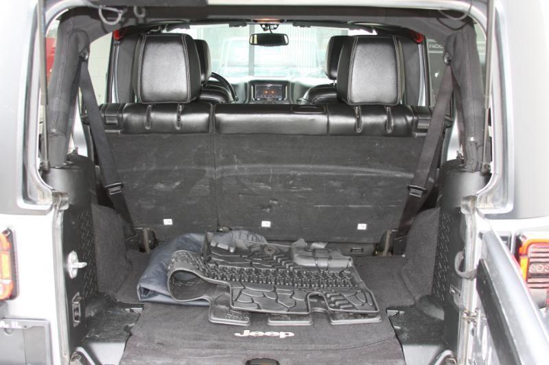 Jeep Wrangler Unlimited Sahara 4WD 2016