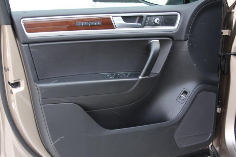 Volkswagen Touareg TDI Sport w/Technology 2016