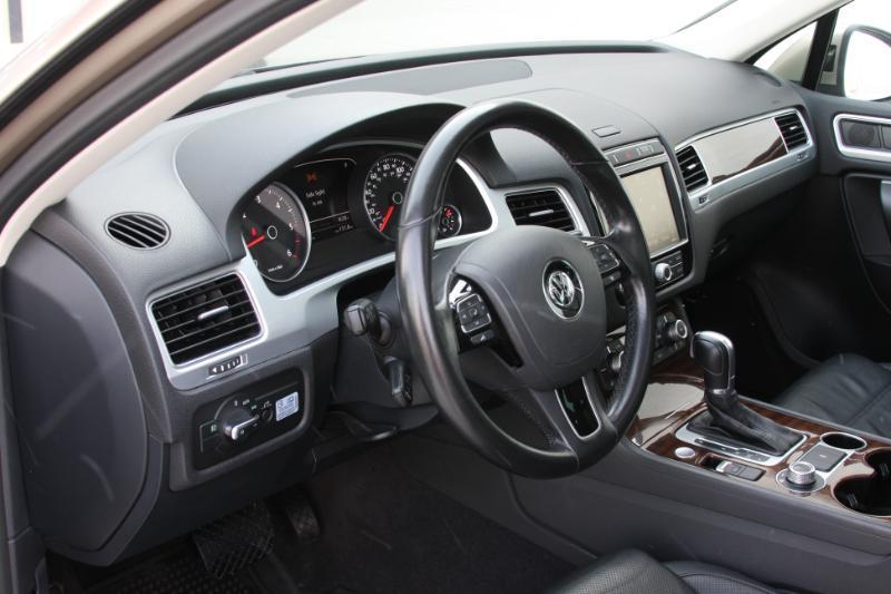 Volkswagen Touareg TDI Sport w/Technology 2016