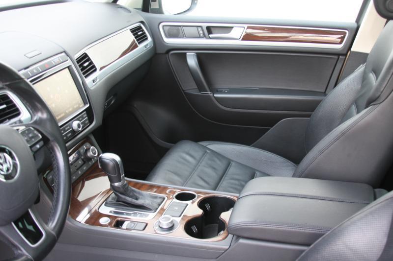 Volkswagen Touareg TDI Sport w/Technology 2016