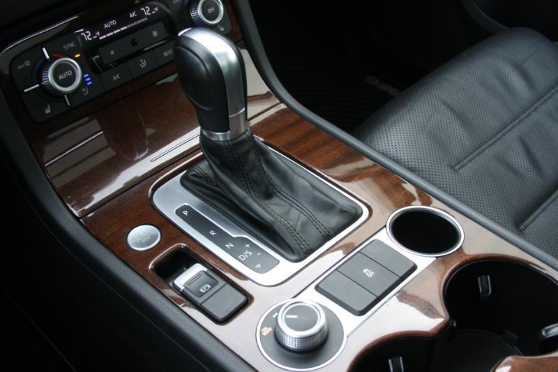 Volkswagen Touareg TDI Sport w/Technology 2016