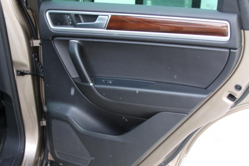 Volkswagen Touareg TDI Sport w/Technology 2016