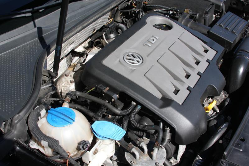 Volkswagen Passat 2.0L TDI SEL Premium 2014