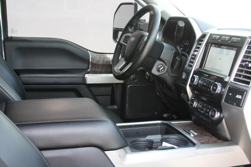 Ford F-250 SD Lariat Crew Cab 4WD 2017