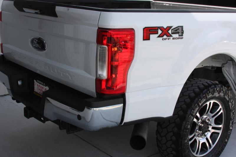 Ford F-250 SD Lariat Crew Cab 4WD 2017