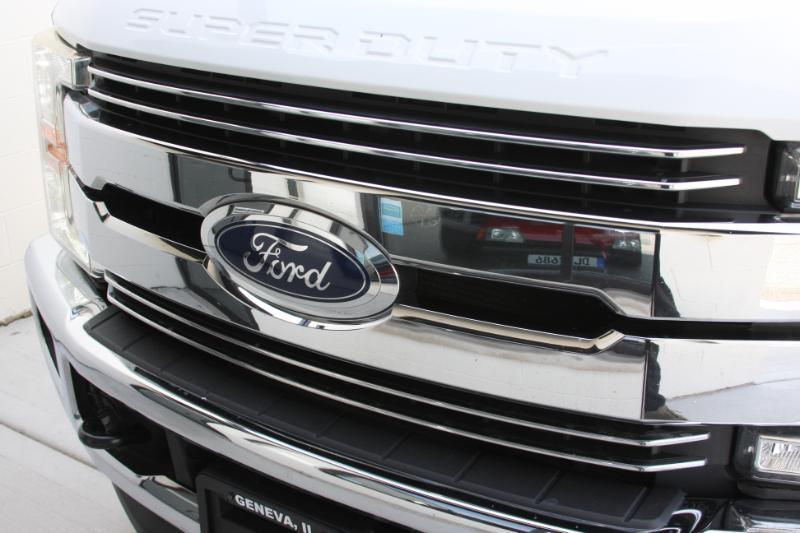 Ford F-250 SD Lariat Crew Cab 4WD 2017