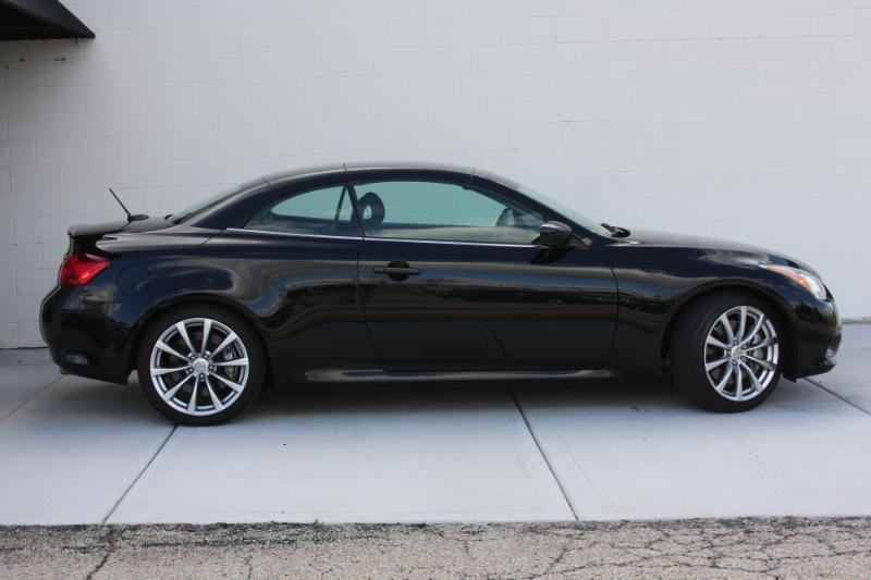 Infiniti G Convertible  2009