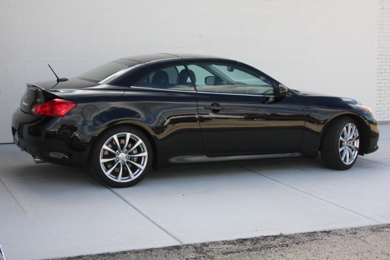 Infiniti G Convertible  2009