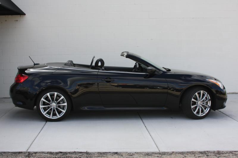 Infiniti G Convertible  2009
