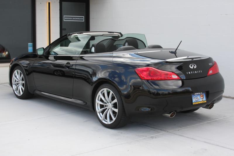 Infiniti G Convertible  2009