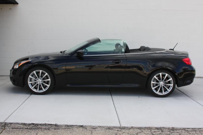 Infiniti G Convertible  2009