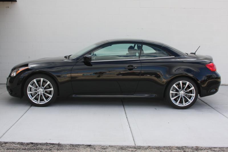Infiniti G Convertible  2009