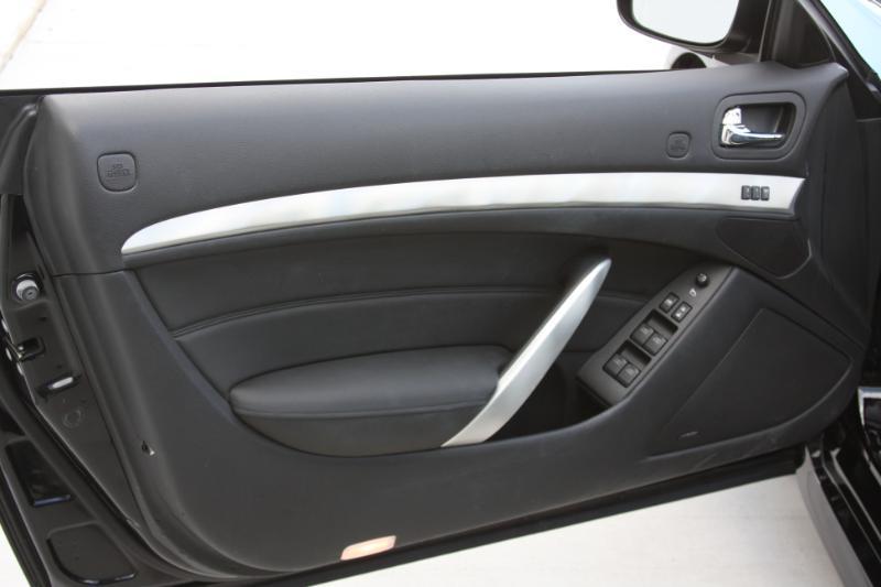 Infiniti G Convertible  2009