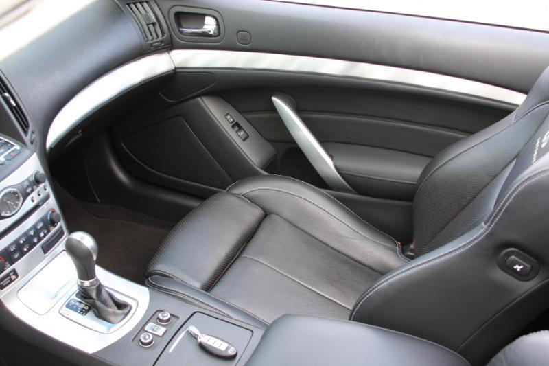 Infiniti G Convertible  2009