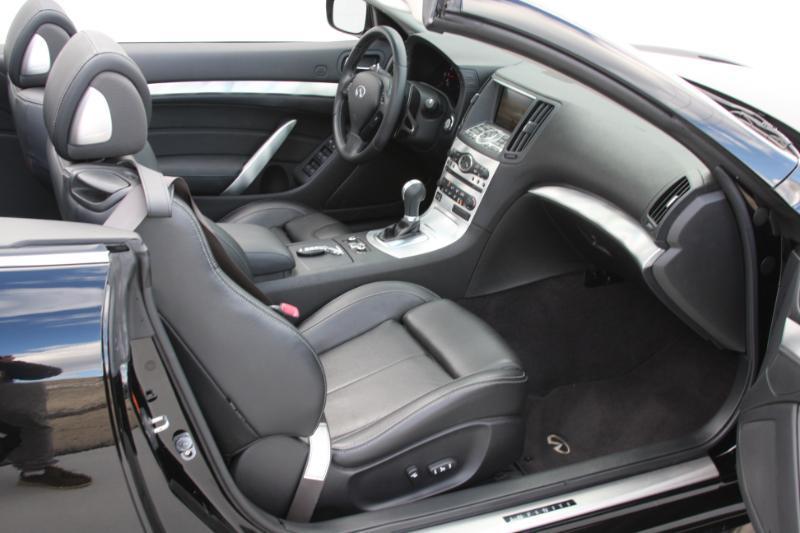 Infiniti G Convertible  2009
