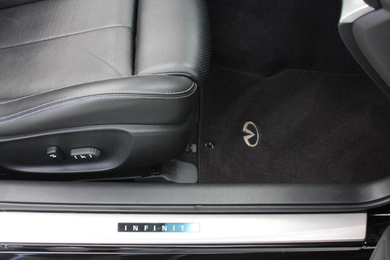 Infiniti G Convertible  2009