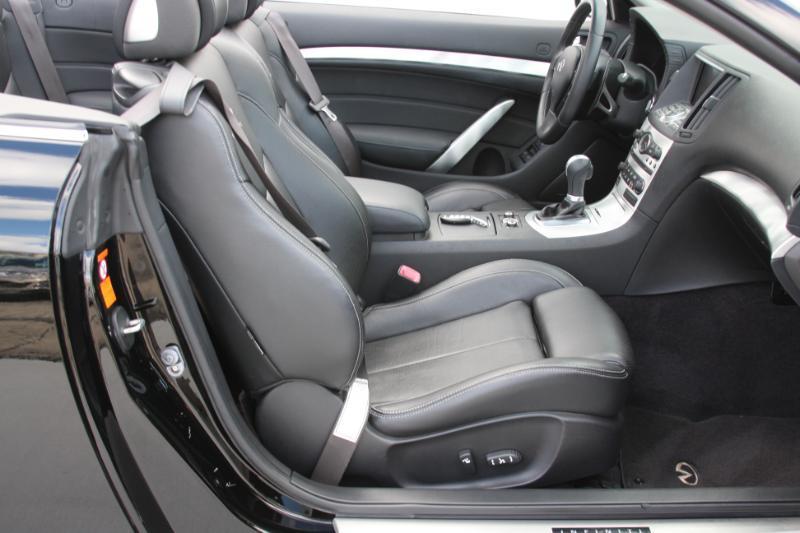 Infiniti G Convertible  2009