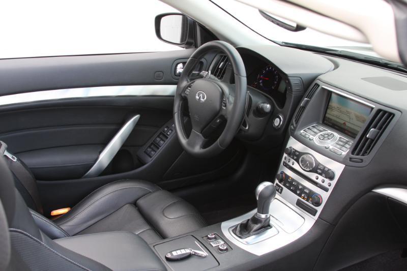 Infiniti G Convertible  2009