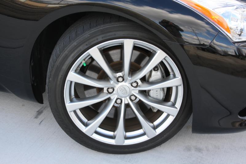 Infiniti G Convertible  2009