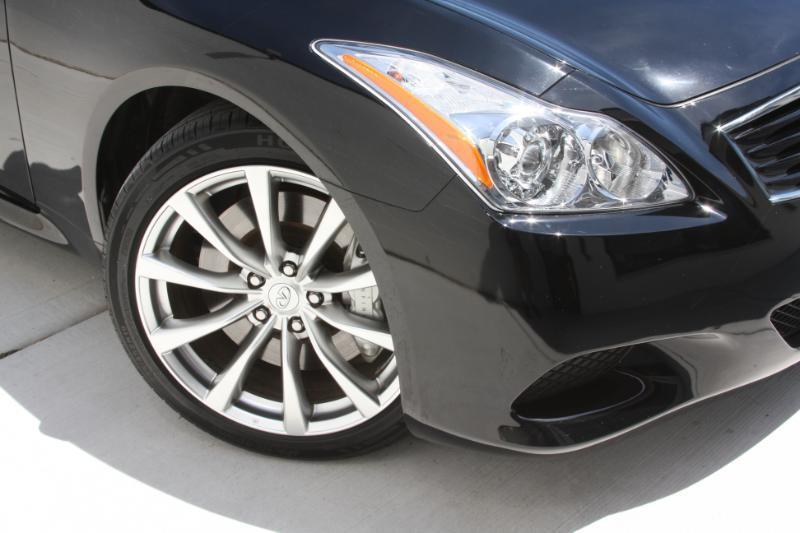 Infiniti G Convertible  2009