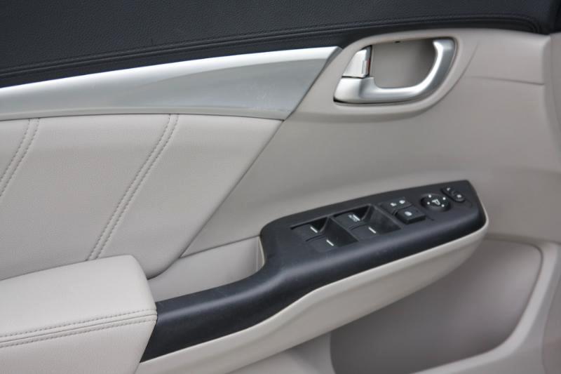 Honda Civic EX-L Sedan 5-Speed AT 2013