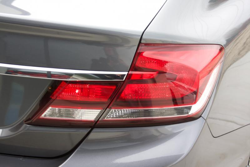 Honda Civic EX-L Sedan 5-Speed AT 2013