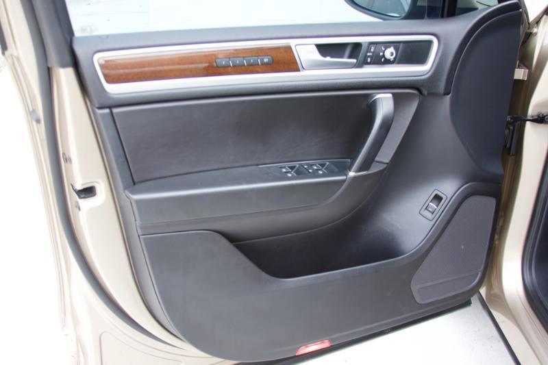 Volkswagen Touareg TDI Sport w/Technology 2016