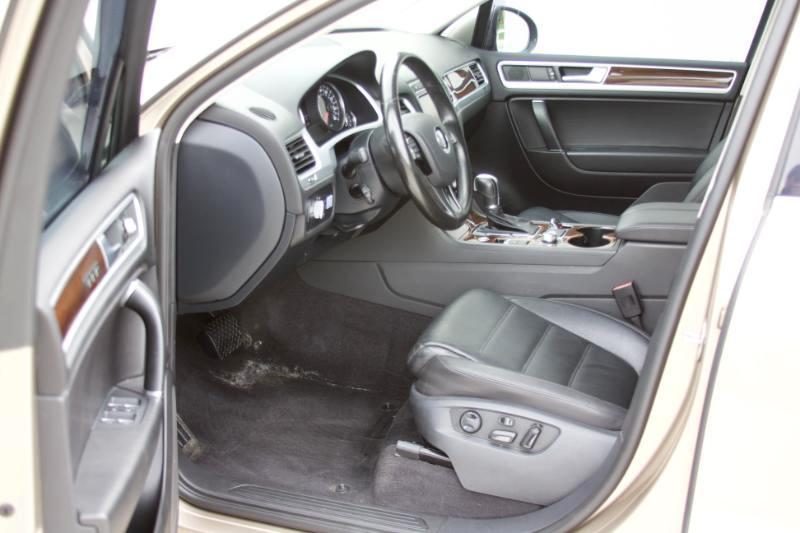 Volkswagen Touareg TDI Sport w/Technology 2016