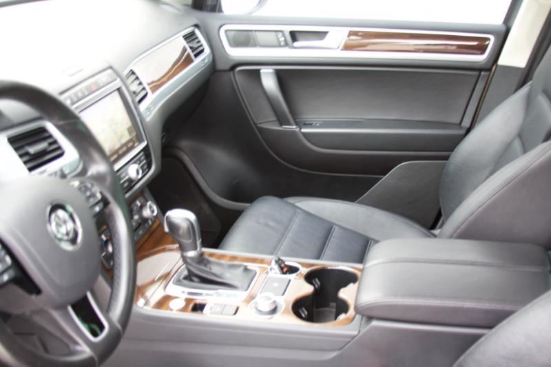 Volkswagen Touareg TDI Sport w/Technology 2016