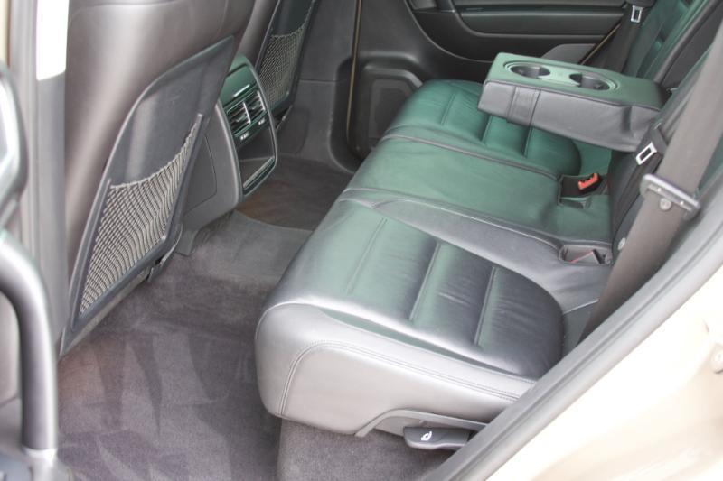 Volkswagen Touareg TDI Sport w/Technology 2016