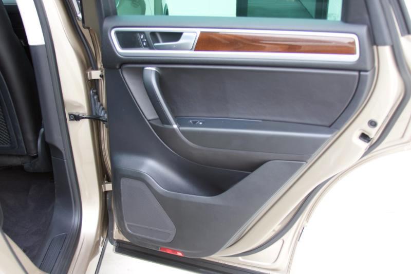 Volkswagen Touareg TDI Sport w/Technology 2016