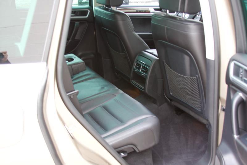 Volkswagen Touareg TDI Sport w/Technology 2016