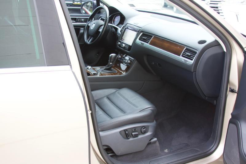 Volkswagen Touareg TDI Sport w/Technology 2016