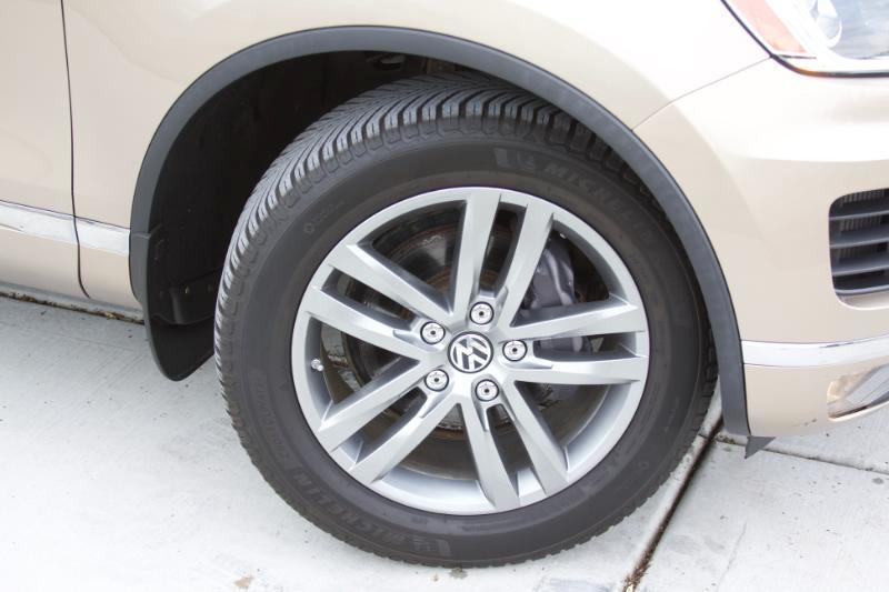 Volkswagen Touareg TDI Sport w/Technology 2016