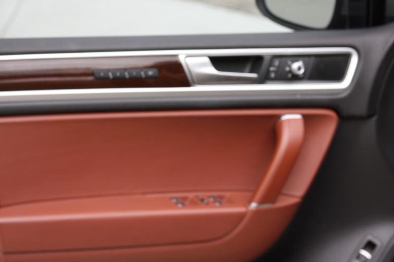 Volkswagen Touareg  2016
