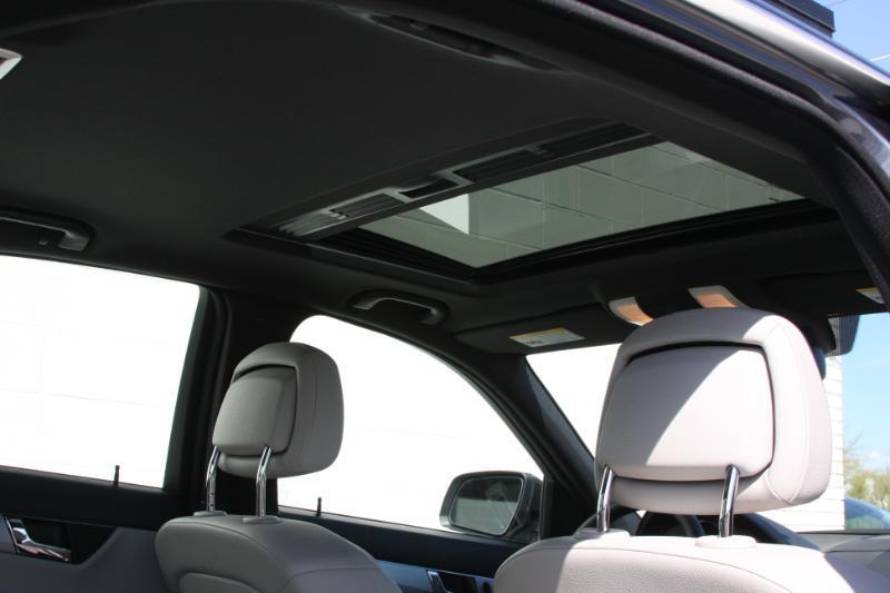 Mercedes-Benz C-Class C300 4MATIC Sport Sedan 2009