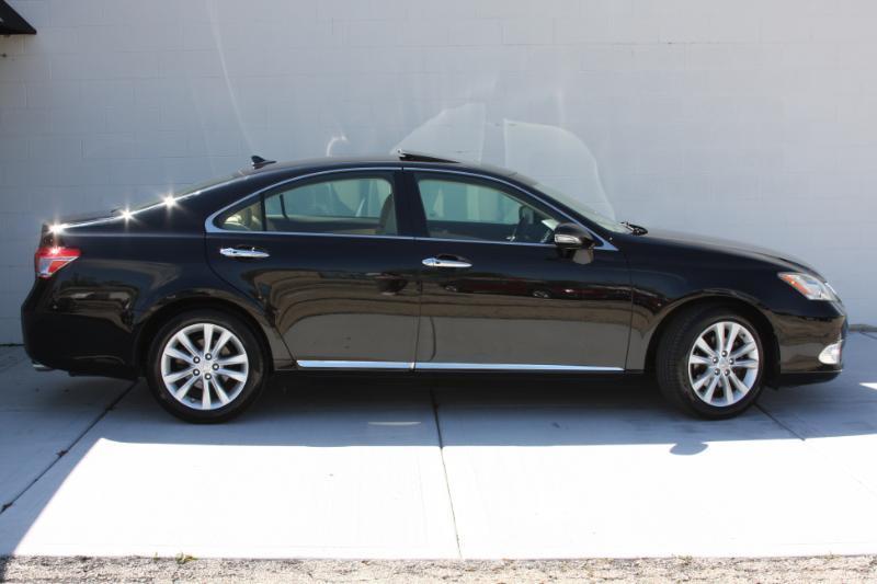 Lexus ES 350 Sedan 2011