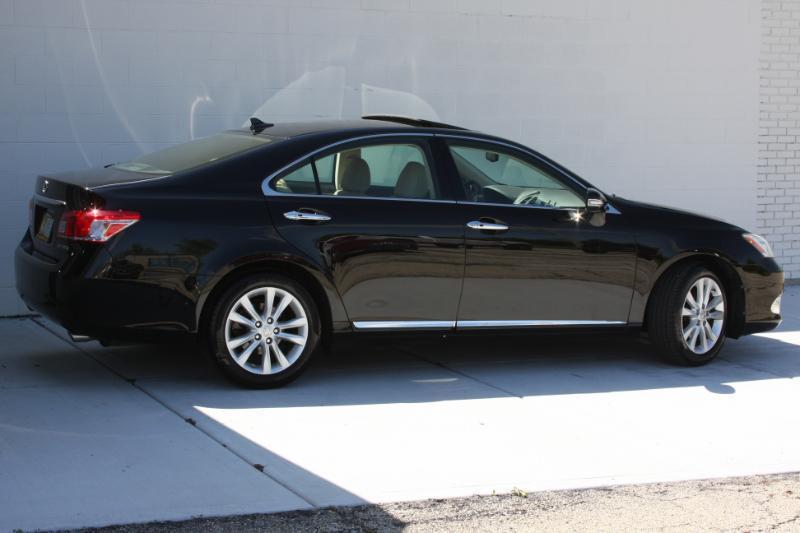 Lexus ES 350 Sedan 2011