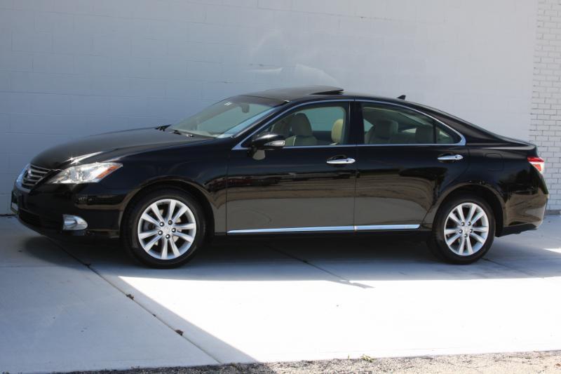 Lexus ES 350 Sedan 2011
