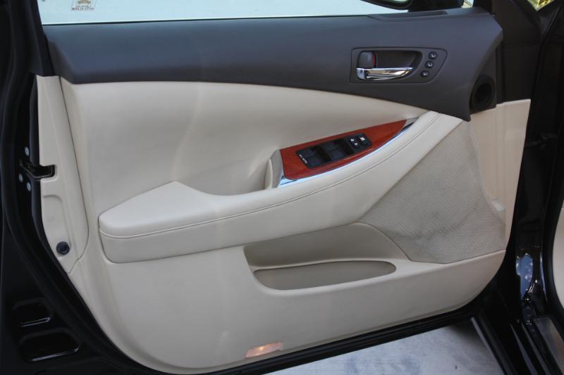 Lexus ES 350 Sedan 2011