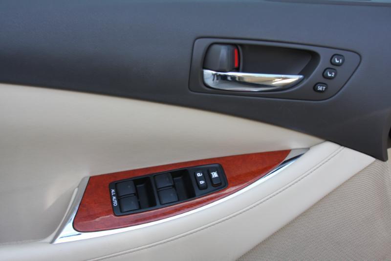 Lexus ES 350 Sedan 2011