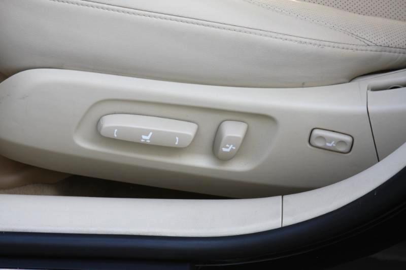 Lexus ES 350 Sedan 2011