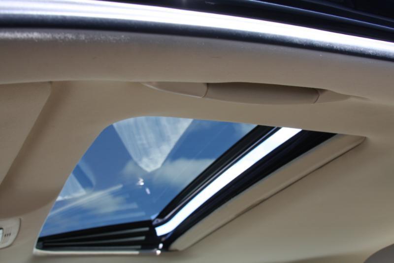 Lexus ES 350 Sedan 2011